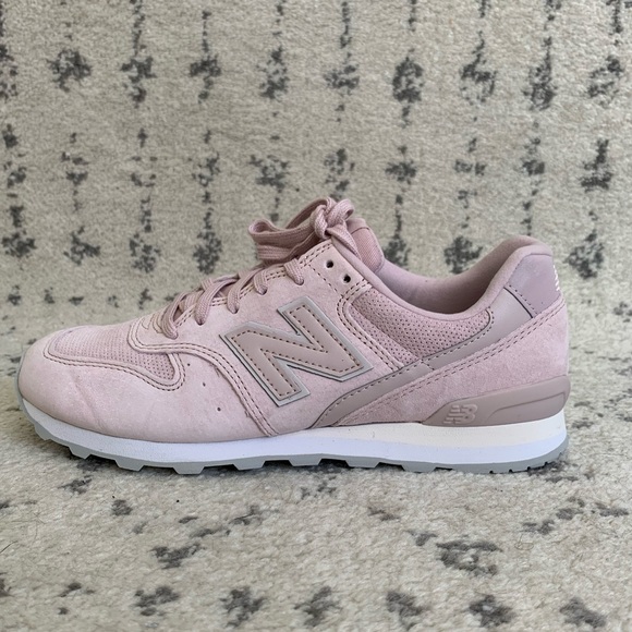 blush new balance